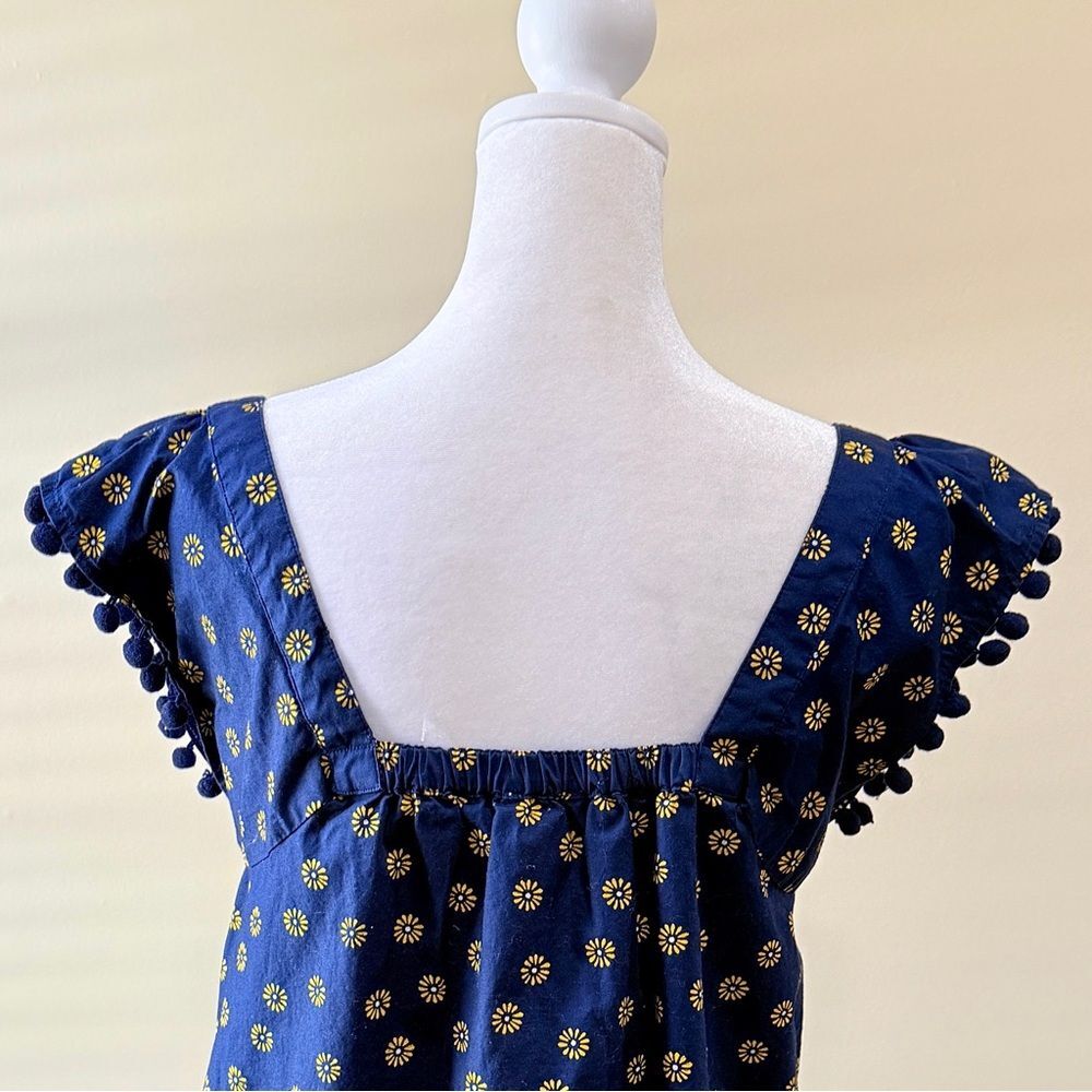 J. Crew Blue Smock Top Daisy Print
Square Neck Size 6 - Picture 6 of 8